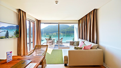 Unterkunft im 4* Resort Amerika-Holzer mit Seeblick