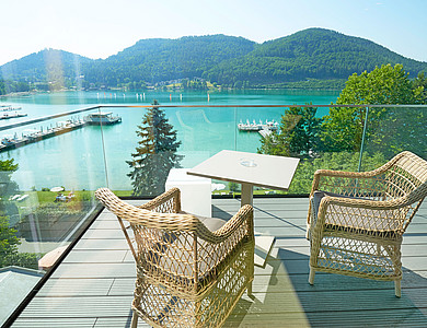 Unterkunft im 4* Resort Amerika-Holzer mit Seeblick