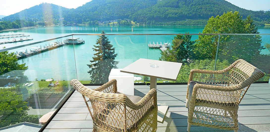 Unterkunft im 4* Resort Amerika-Holzer mit Seeblick