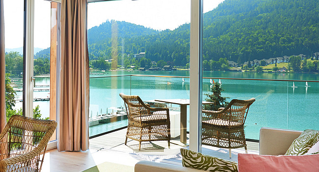 Zimmer mit Seeblick im 4* Resort Amerika-Holzer